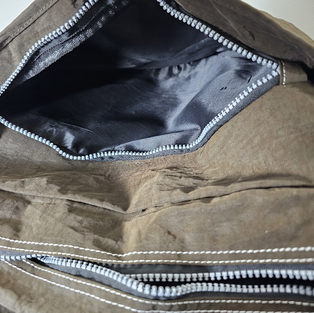 New York Messenger Bag - Picture 5 of 5